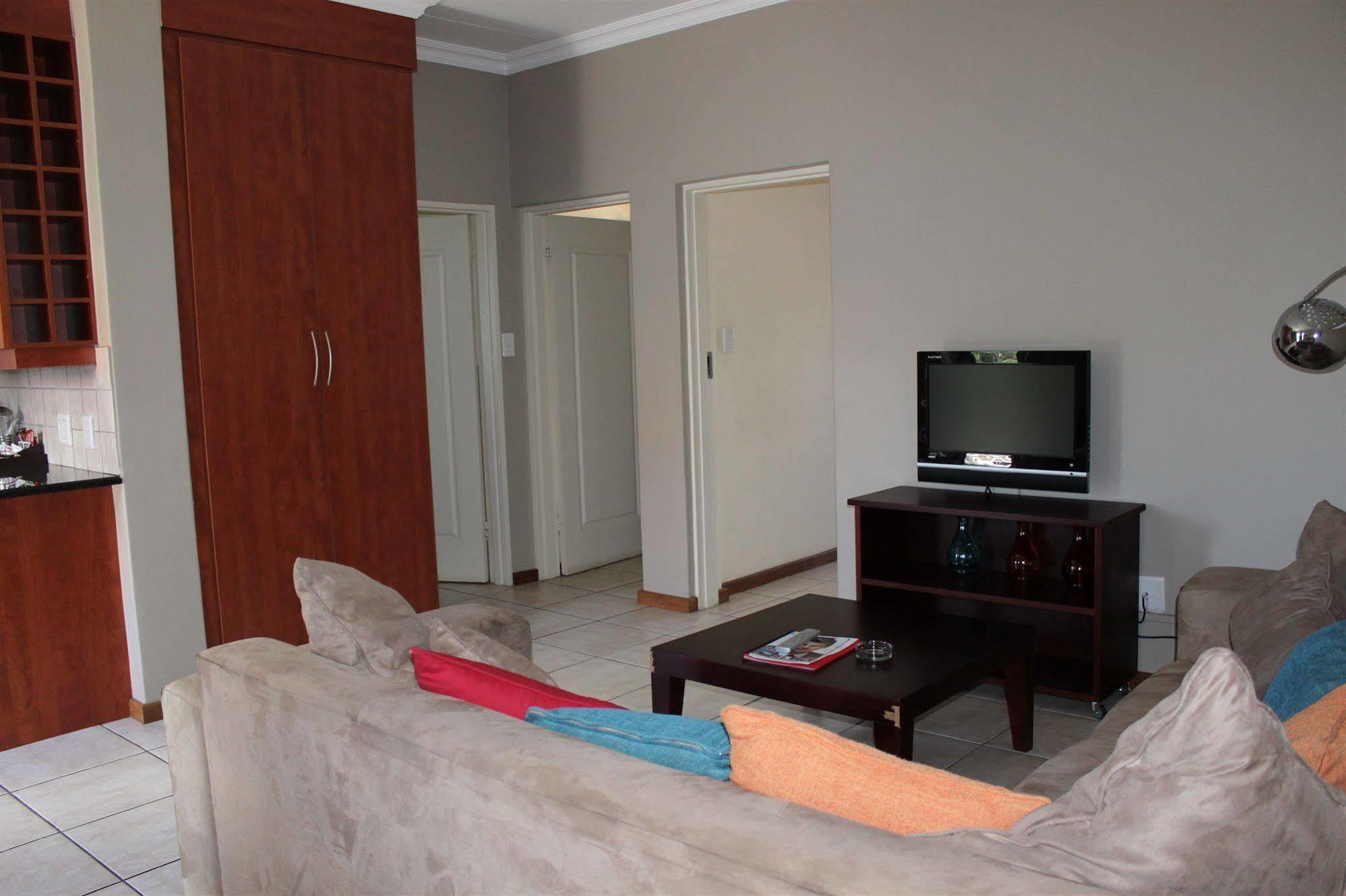 Faircity Grosvenor Gardens Pretoria Exterior photo