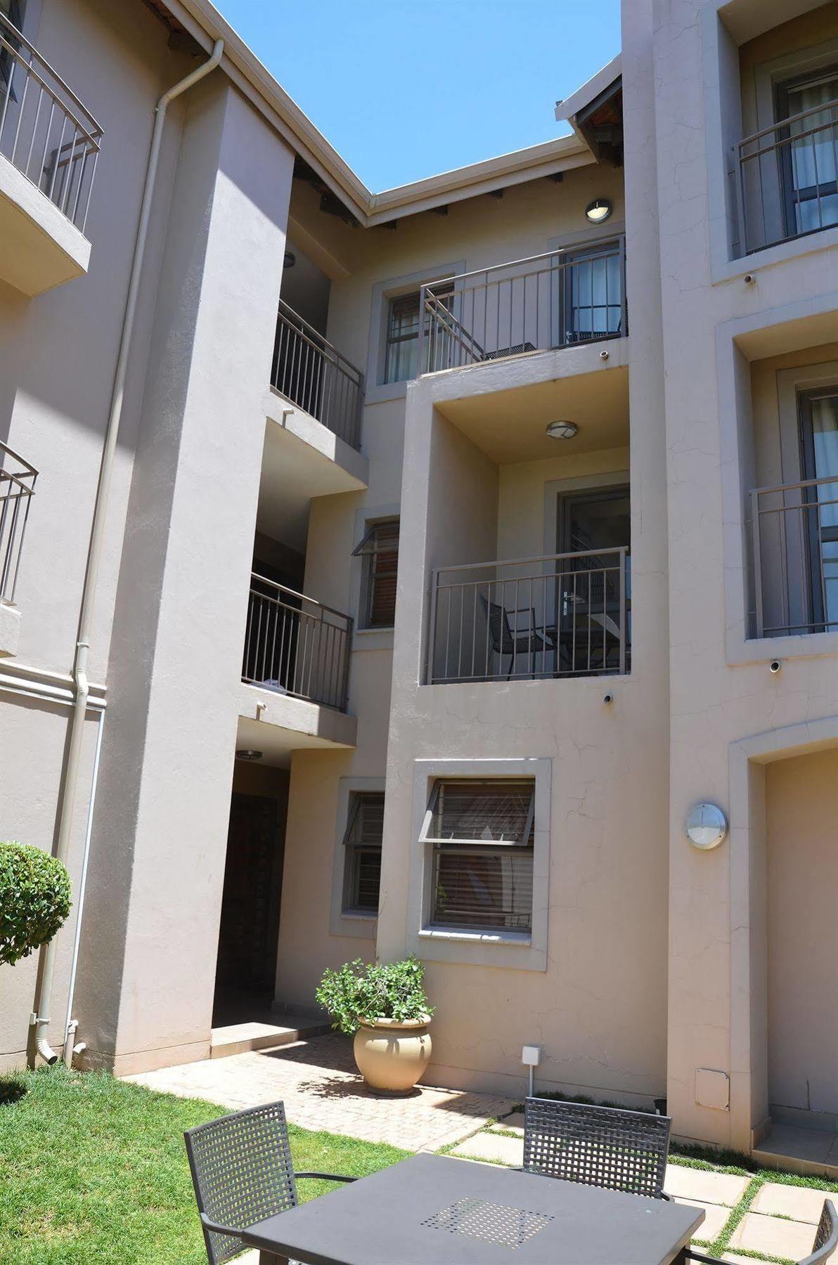 Faircity Grosvenor Gardens Pretoria Exterior photo